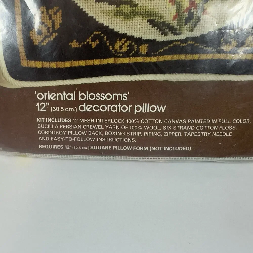 Vtg Bucilla Needlepoint Pillow Kit 4277 